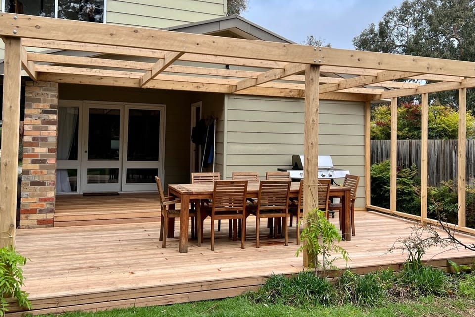 Deck with 8-10 person dining table