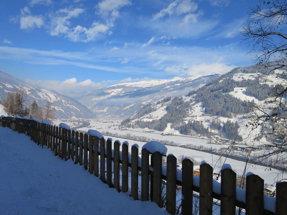 Cloud, Sky, Snow, Mountain, Nature, Fence, Natural Landscape, Wood, Slope, Tree