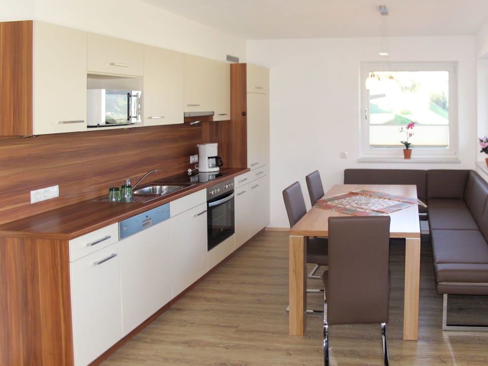 Countertop, Room, Furniture, Property, Kitchen, Floor, Interior Design, Building, Cabinetry, House