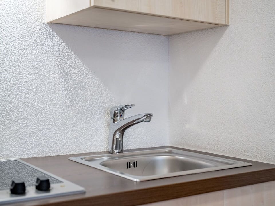 Plumbing Fixture, Countertop, Kitchen, Tap, Flooring, Kitchen Sink, Sink, Plumbing