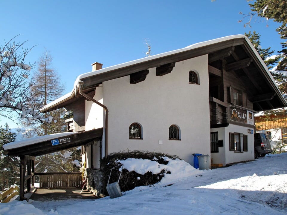 Sky, Building, Snow, Property, Window, House, Tree, Slope, Plant, Real Estate