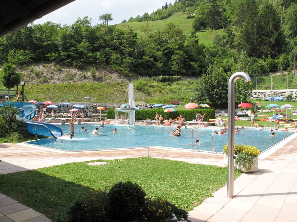 Water, Plant, Swimming Pool, Sky, Tree, Outdoor Furniture, Leisure, Chair, Shade, Resort Town