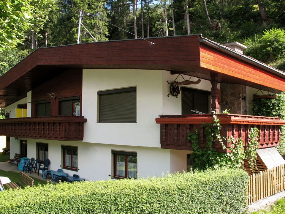 Plant, Property, Building, Window, Tree, Wood, Architecture, Land Lot, Shade, Cottage