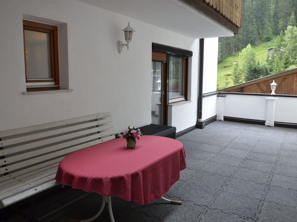 Building, Furniture, Plant, Window, Table, Wood, Interior Design, Floor, Flooring, Houseplant