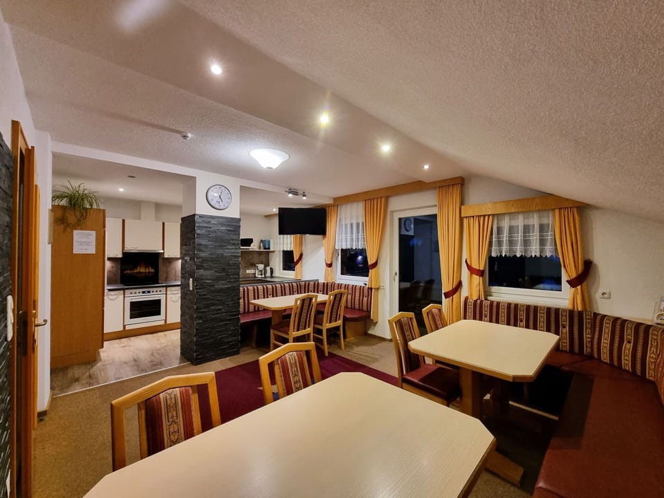 Table, Furniture, Building, Chair, Wood, Lighting, Picture Frame, Interior Design, Floor, Flooring