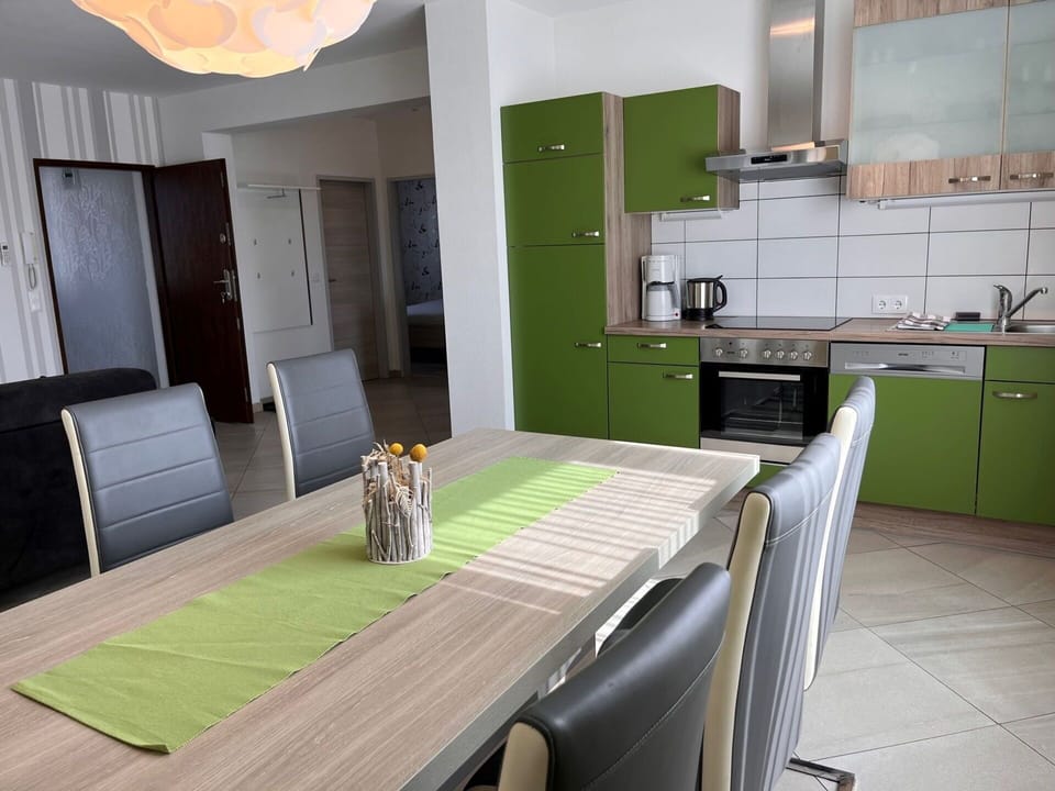 Property, Kitchen Sink, Cabinetry, Interior Design, Flooring, Floor, Gas Stove, Wood, Sink, Countertop