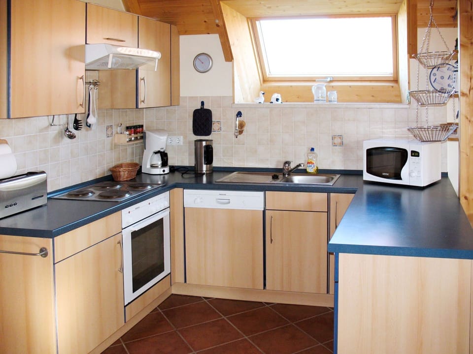 Countertop, Property, Kitchen, Room, Cabinetry, Furniture, Building, House, Interior Design, Floor