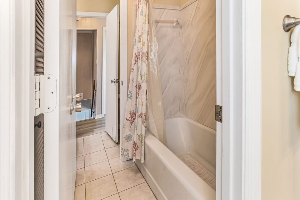 Bathroom off the Hallway