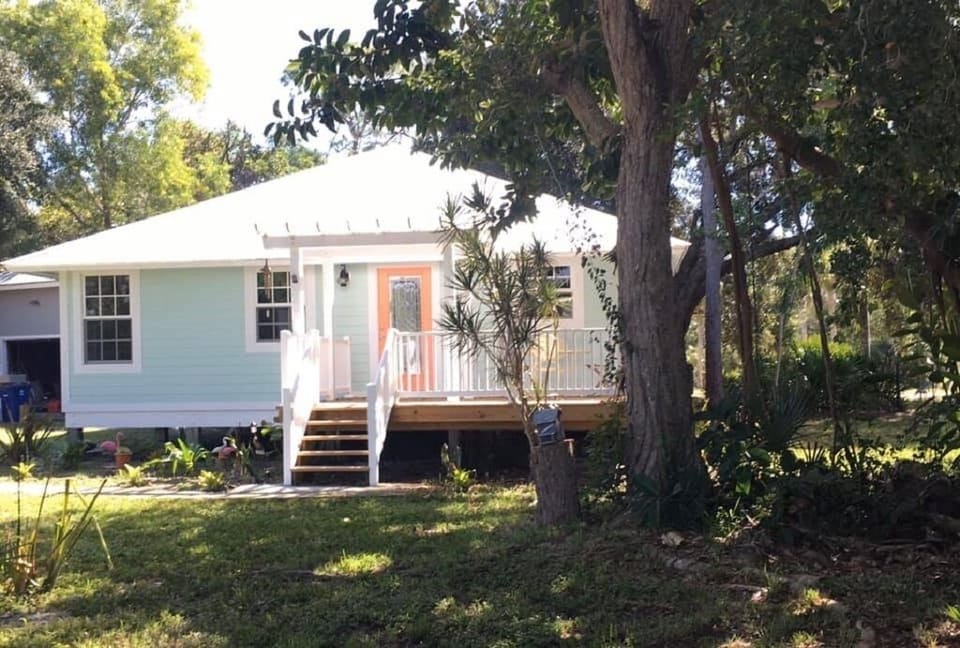 Turtle Cottage. Completely remodeled, everything is new and in great condition. 