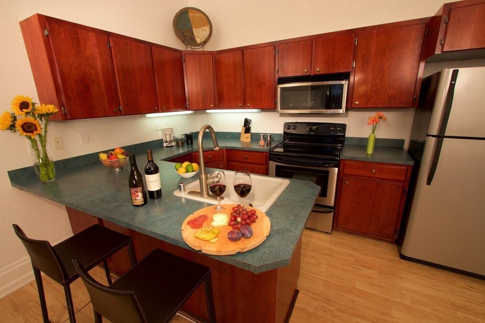 Nicely appointed kitchen.