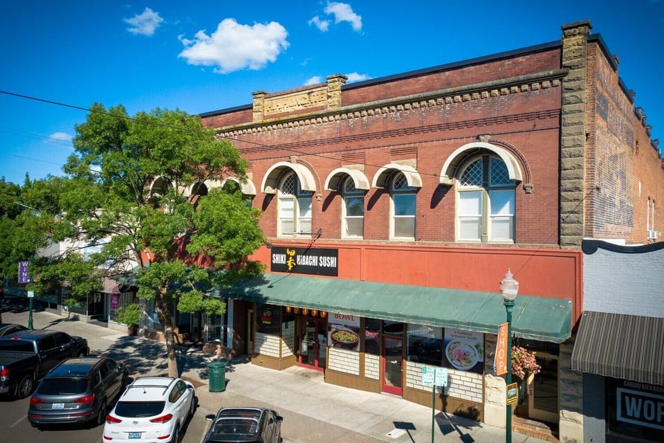 Ideal Main Street location. (1)