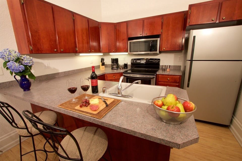 Nicely appointed kitchen.