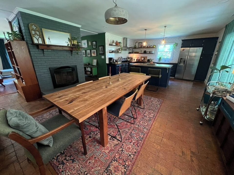 This room has hosted many soulful gatherings. 
