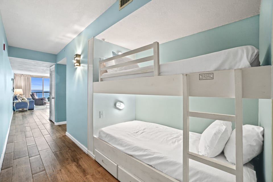 Bunk Alcove