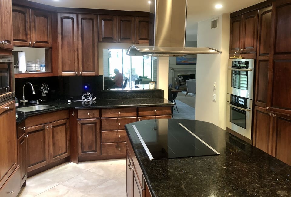 Fully furnished chef's kitchen