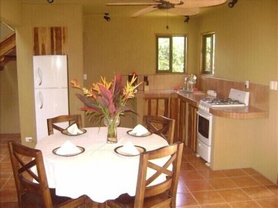 Kitchen and Dining area - Villa Cocobolo