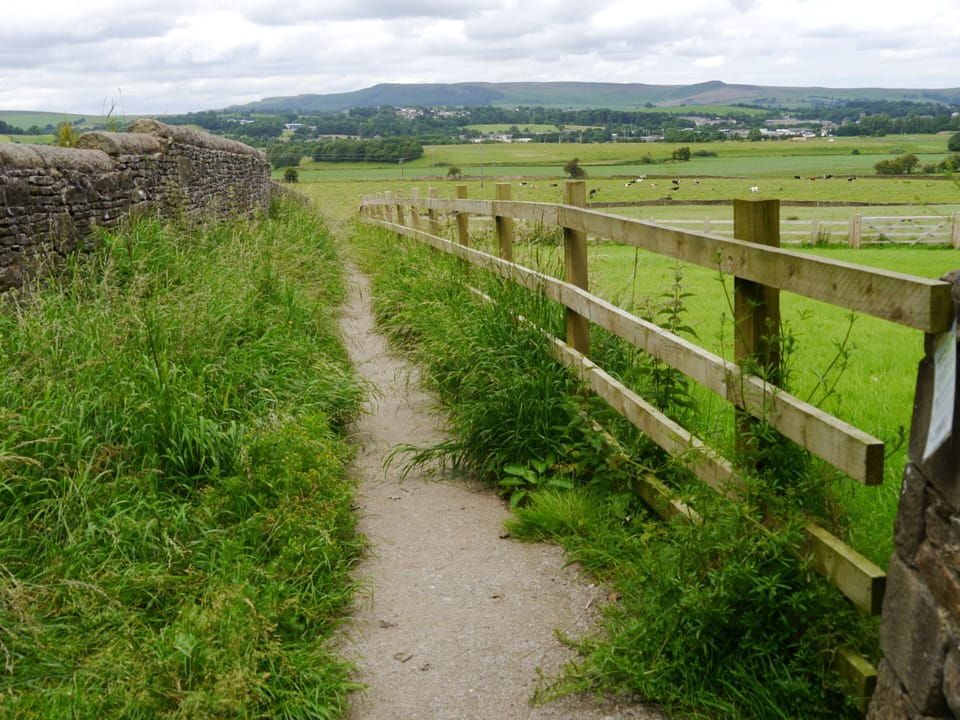 Walk into Skipton across the open fields