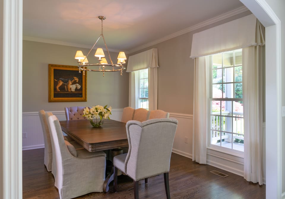 Dining Room seats 8