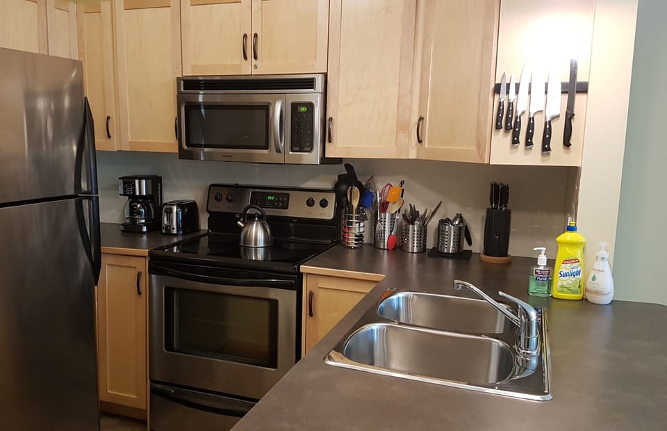 Full kitchen