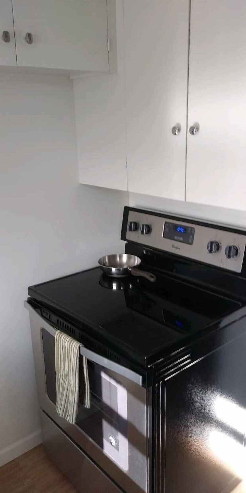 Full size stove with oven 