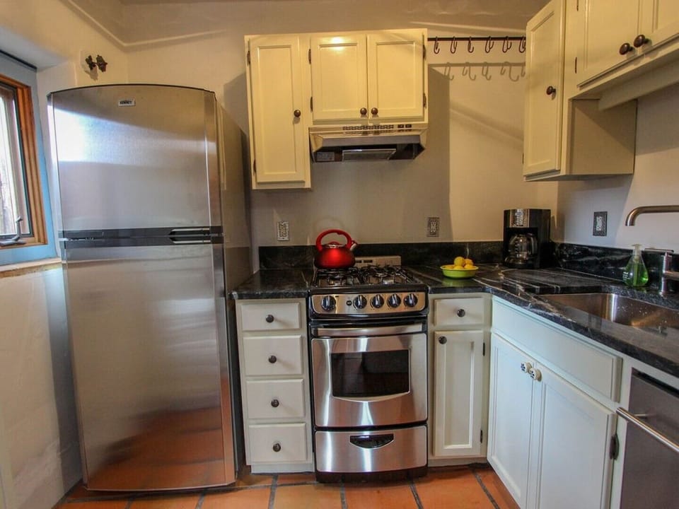 Updated Kitchen. Stainless Appliances.