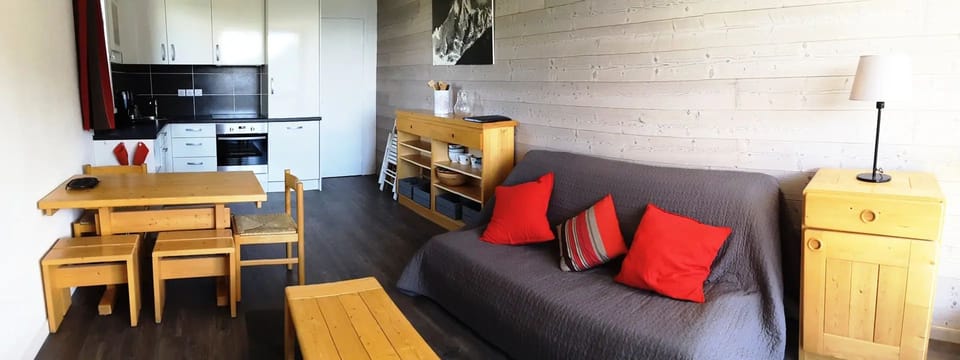 Paradiski near the Plan Peisey slopes Apartment in Landry