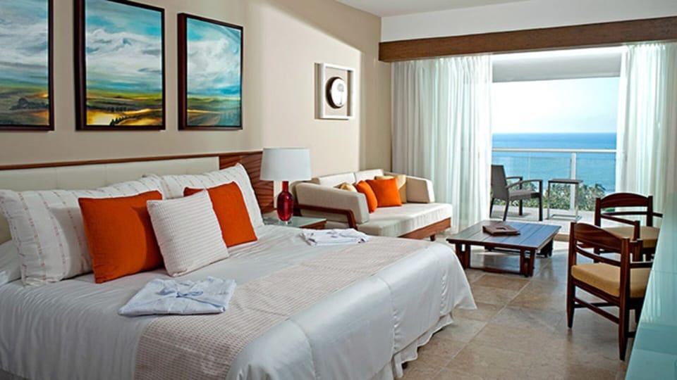 Master bedroom with lounge area