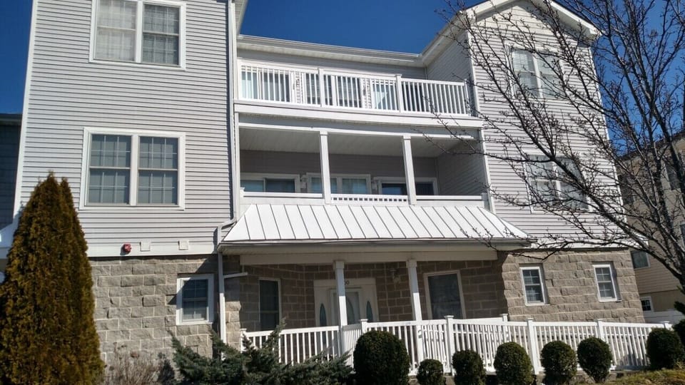 2nd floor balcony