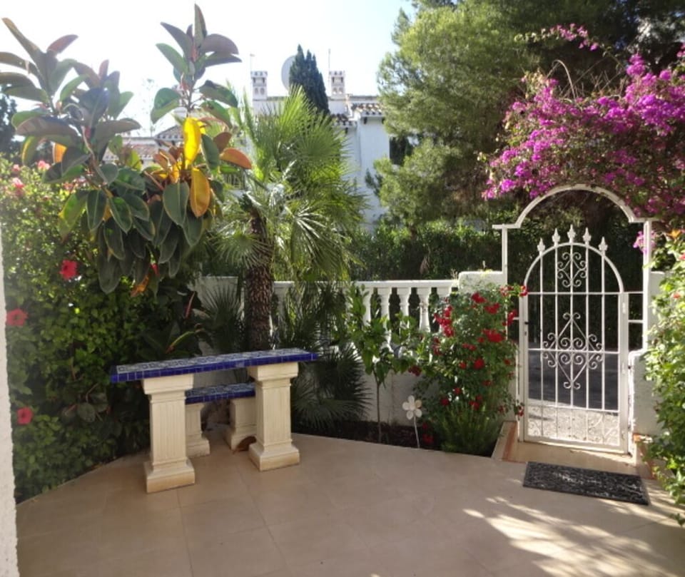 Ground floor garden/patio