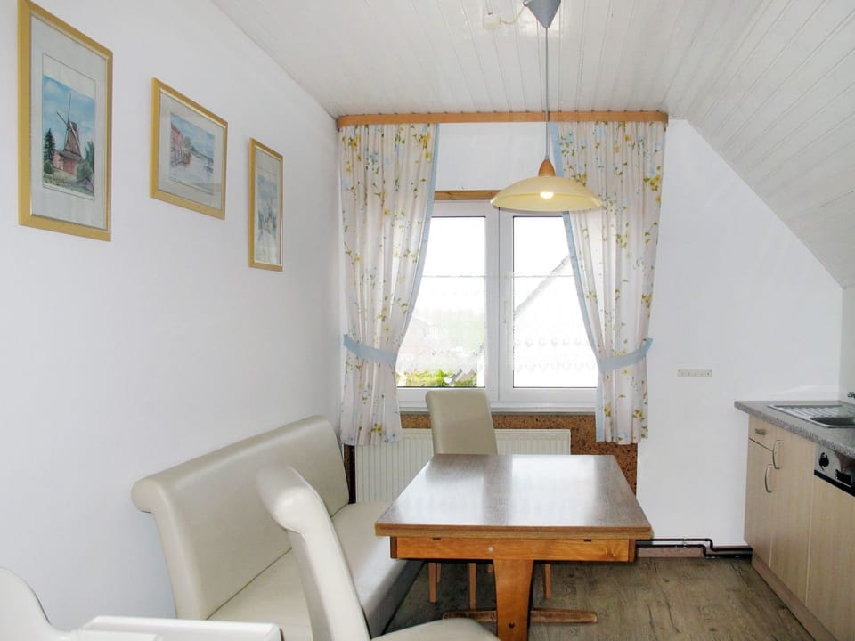 Property, Room, Furniture, Interior Design, Building, House, Floor, Real Estate, Table, Ceiling