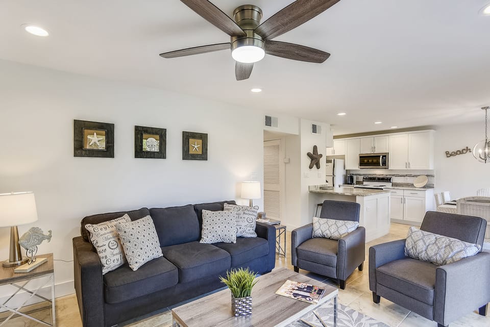 Living room provides plenty of seating