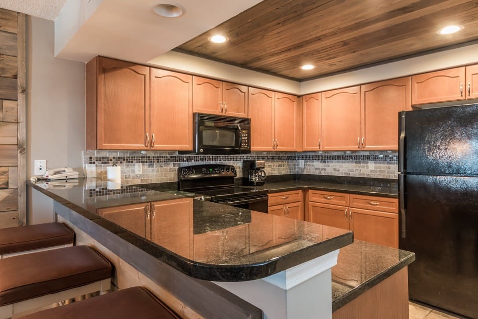 Kitchen Bar 
