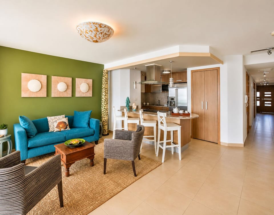 Living Room: Stylish space with bright decor, perfect for relaxation after beach adventures!