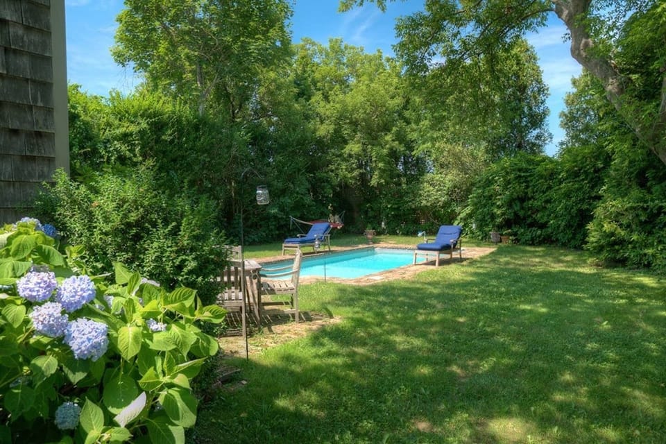 solar heated pool 