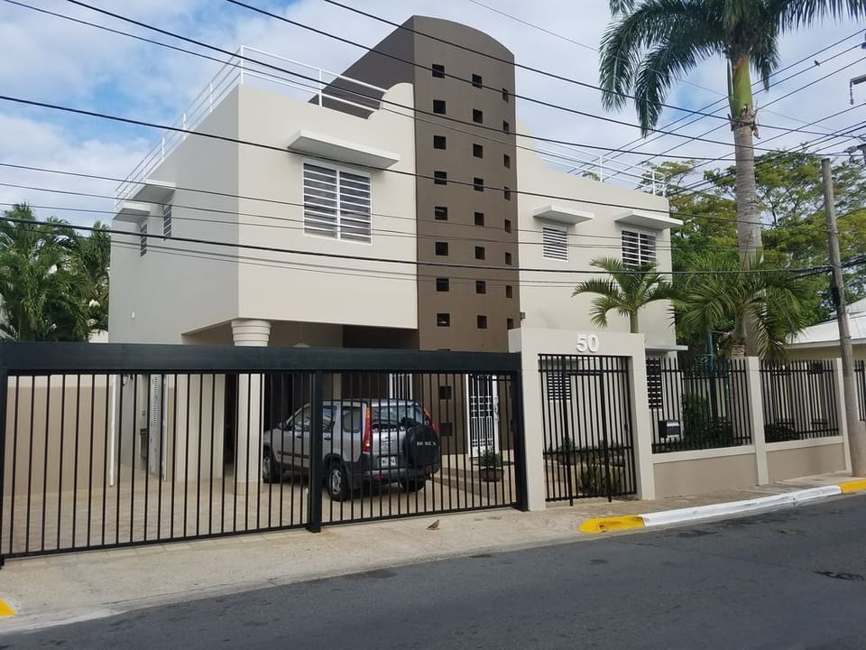 view along Los Baños Street