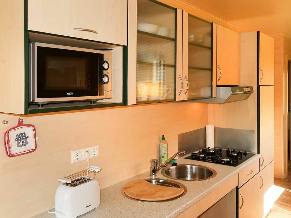 Kitchen Sink, Cabinetry, Property, Tap, Sink, Countertop, Building, Home Appliance, Kitchen Appliance, Plumbing Fixture