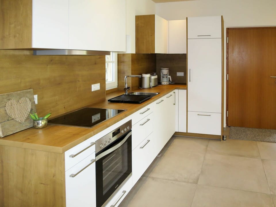 Cabinetry, Kitchen Sink, Tap, Countertop, Sink, Property, Furniture, Building, Kitchen Stove, Drawer