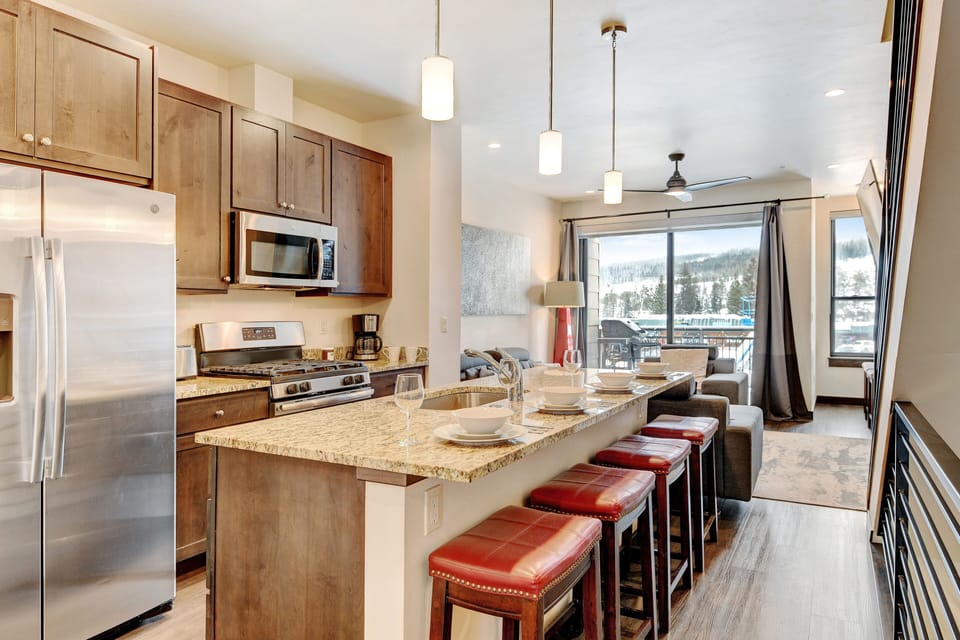 Fully Stocked Gourmet Kitchen