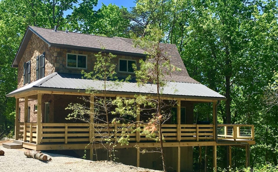 Kentucky Straight Wilderness Cabin (side view)