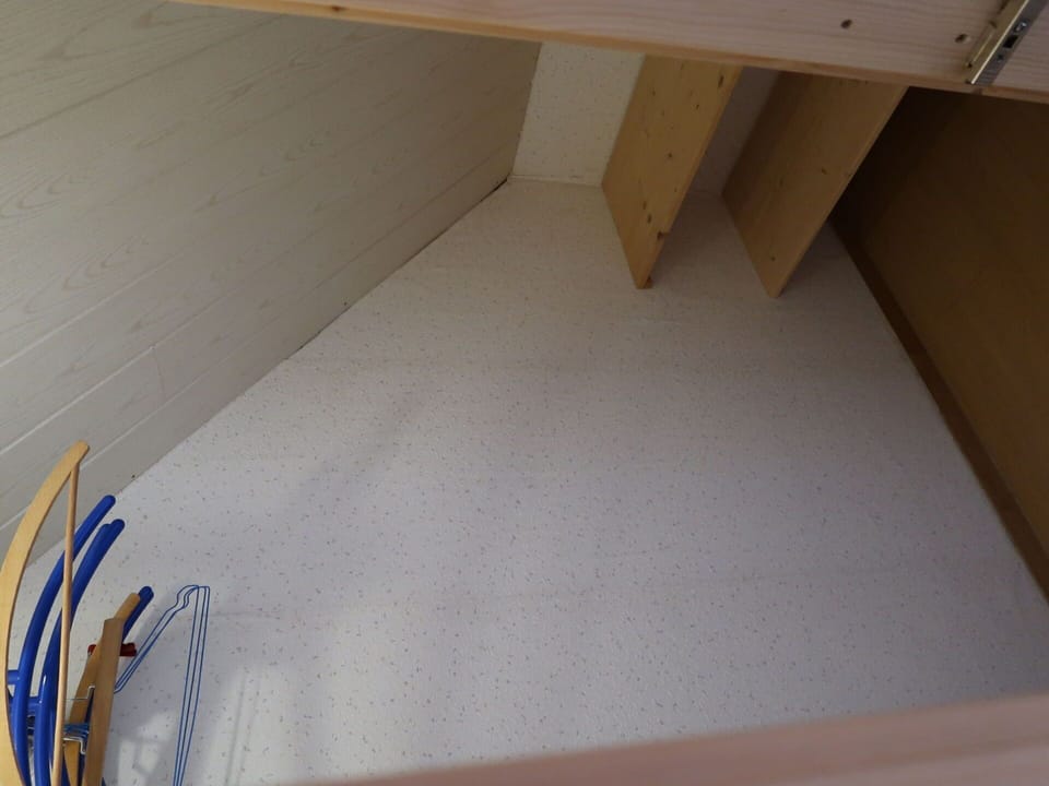 Wood, Flooring, Floor, Hardwood, Rectangle, Desk, Plywood, Shelving, Computer Desk, Composite Material