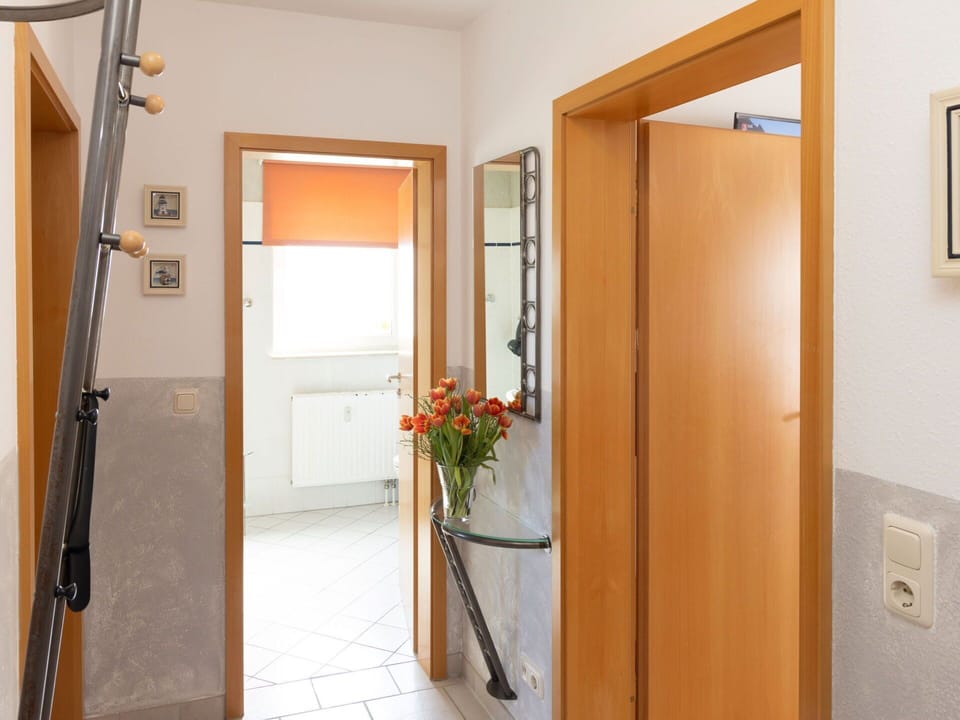 Wall, Flooring, Wood, Door, Floor, Interior Design, Home Door, Lighting, Room, Home