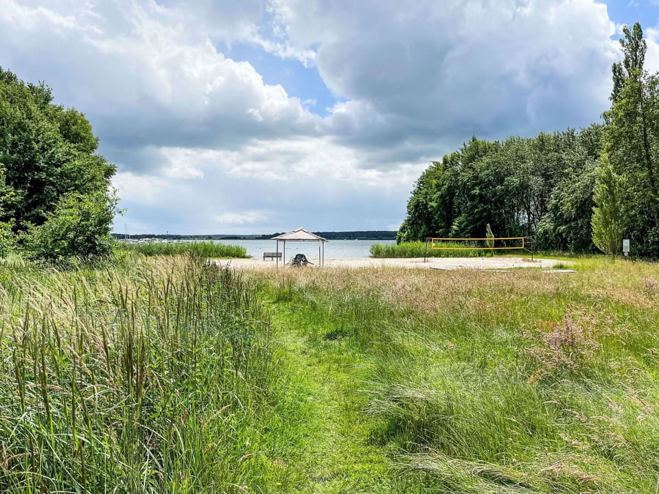 Cloud, Sky, Plant, Water, Natural Landscape, Natural Environment, Tree, Land Lot, Bank, Cumulus
