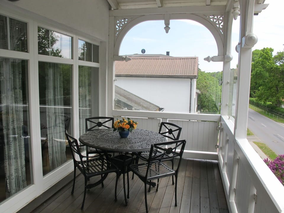 Property, Porch, Building, Balcony, Room, Real Estate, House, Shade, Furniture, Architecture