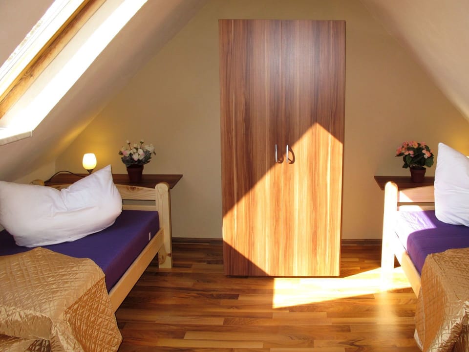 Room, Furniture, Bed, Property, Interior Design, Bedroom, Bed Sheet, Floor, Building, Suite