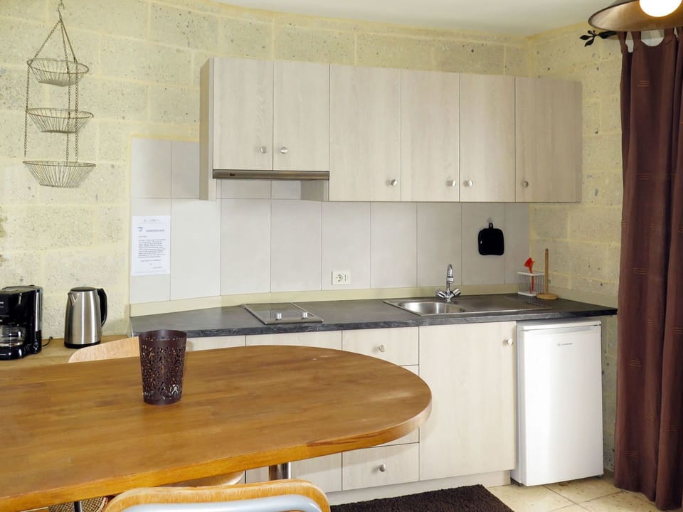 Cabinetry, Kitchen Sink, Property, Countertop, Sink, Building, Tap, Table, Kitchen, Wood