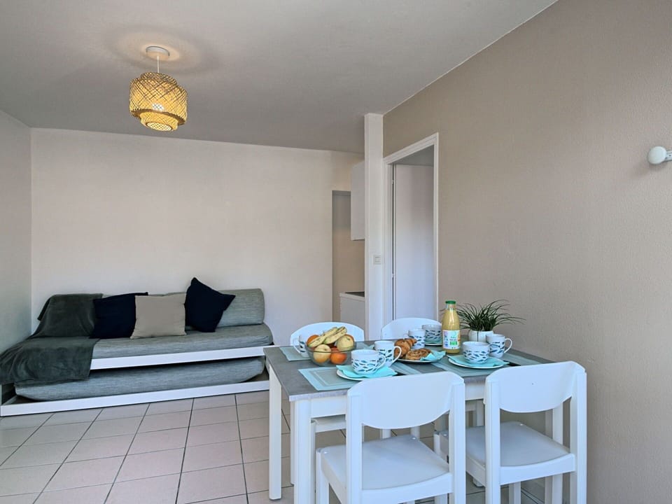 Table, Property, Furniture, Building, Azure, Interior Design, Wood, Floor, Chair