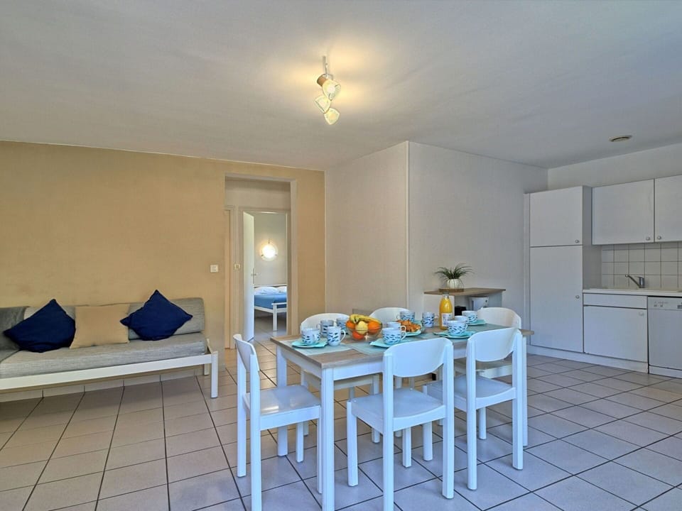 Table, Furniture, Property, Chair, Wood, Lighting, Flooring, Floor, Kitchen & Dining Room Table, Hardwood