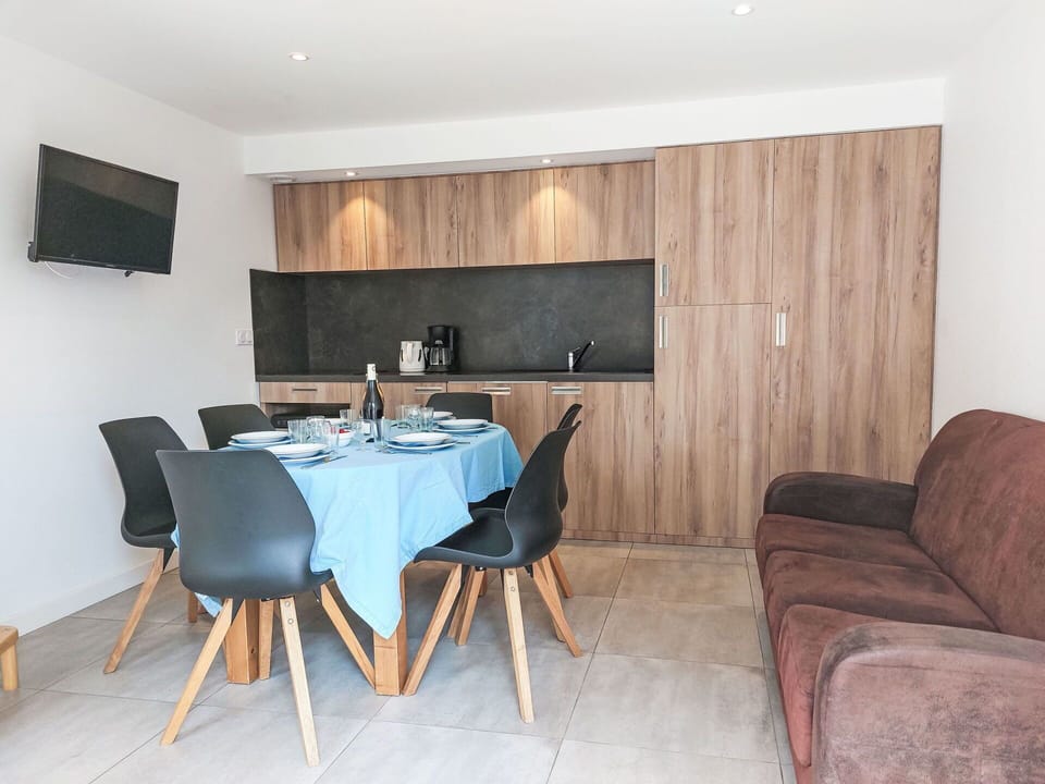 Furniture, Table, Wood, Interior Design, Chair, Flooring, Building, Floor, Kitchen & Dining Room Table, Hardwood