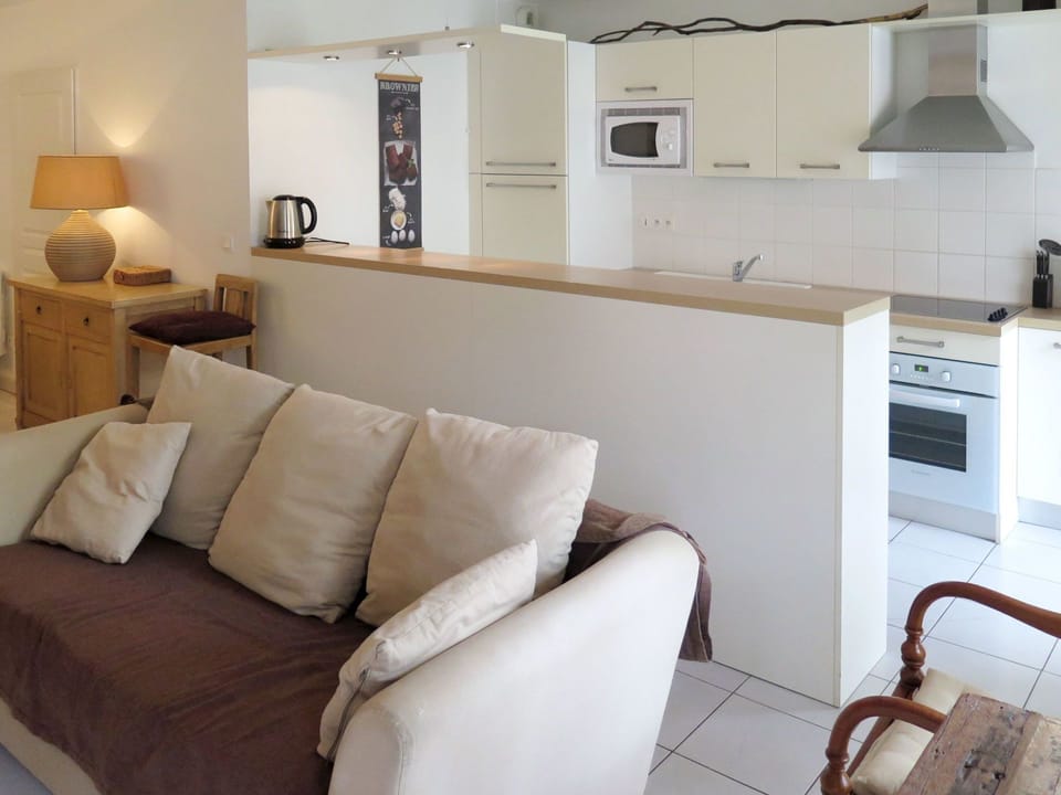 Furniture, Room, Property, Living Room, Interior Design, Floor, Table, Wall, Building, House