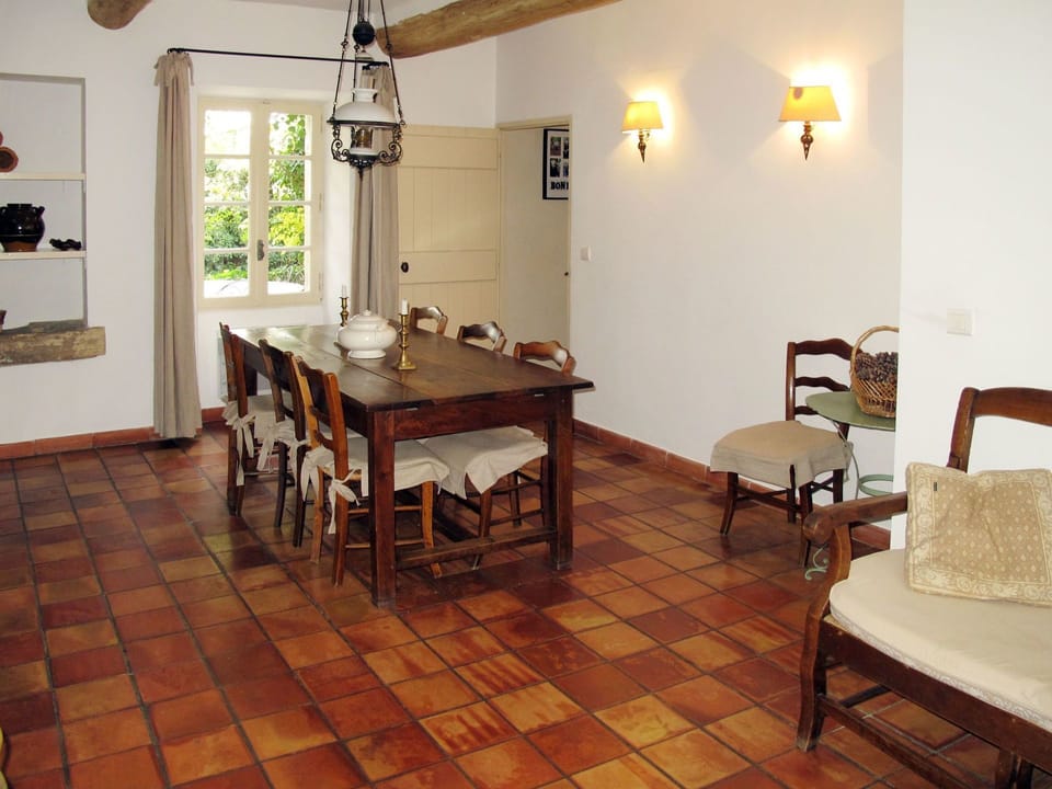 Room, Property, Floor, Furniture, Building, Dining Room, House, Interior Design, Table, Wood Flooring